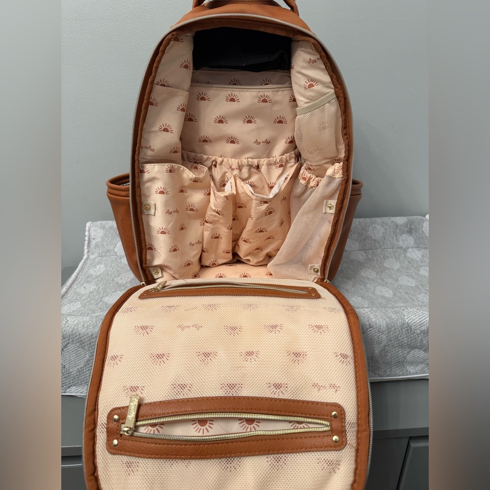 Itzy Ritzy Boss plus large diaper backpack